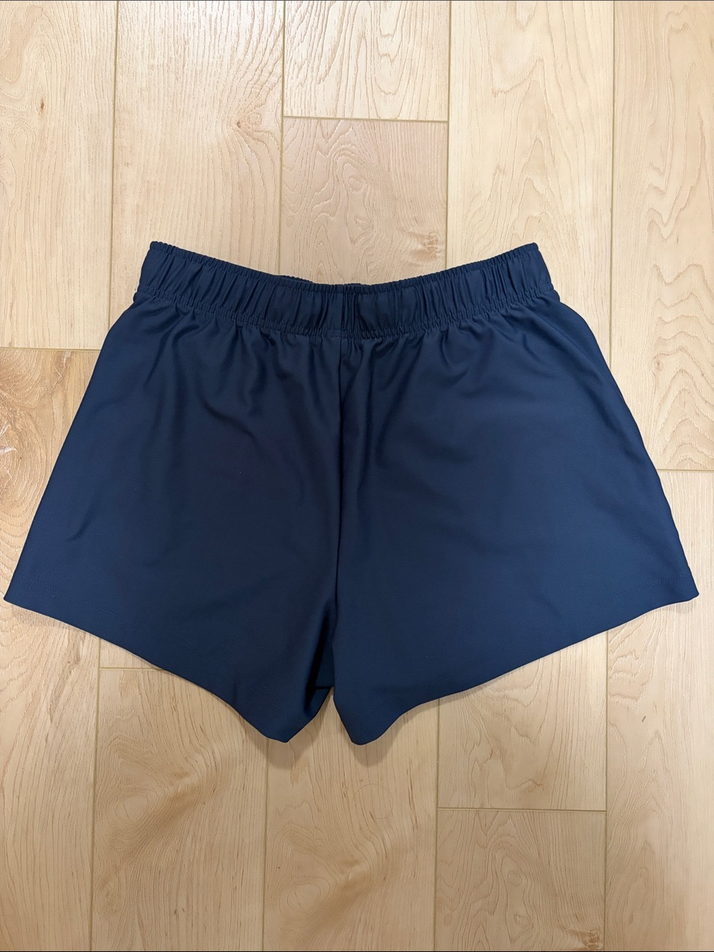 Old Navy High Rise PowerSoft Shorts, Navy Blue, sz M - Picture 3 of 9